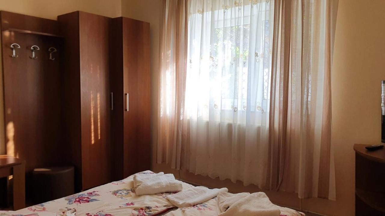 Maison d'hôtes La Mosu-N Retezat à Nucsoara  Extérieur photo