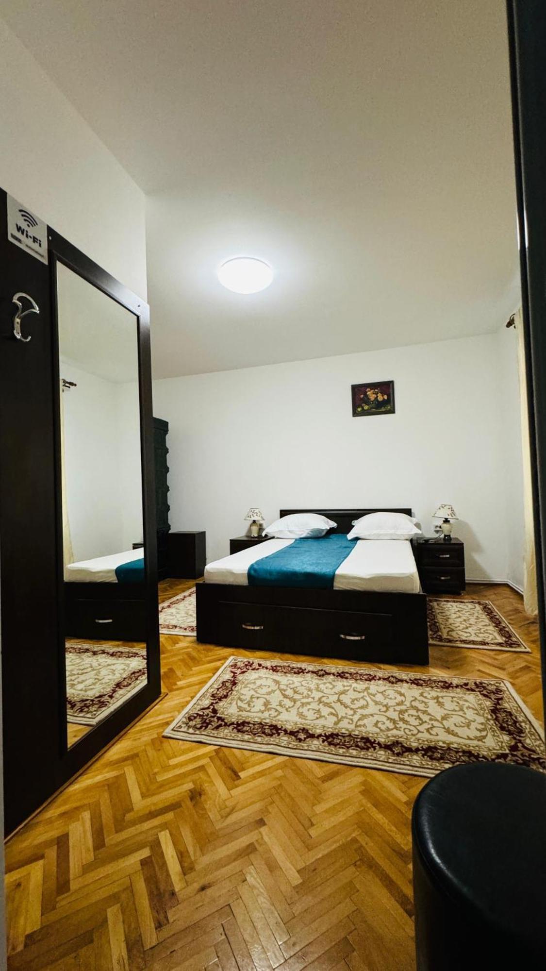 Maison d'hôtes La Mosu-N Retezat à Nucsoara  Extérieur photo